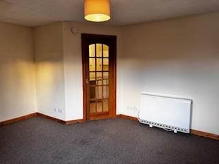 2 bedroom ground floor flat to rent - Photo 1