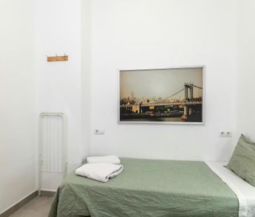 Carrer Martínez Cubells, Valencia, Valencian Community 46002 - Photo 2