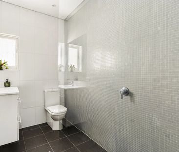 Bondi Beach - Photo 6