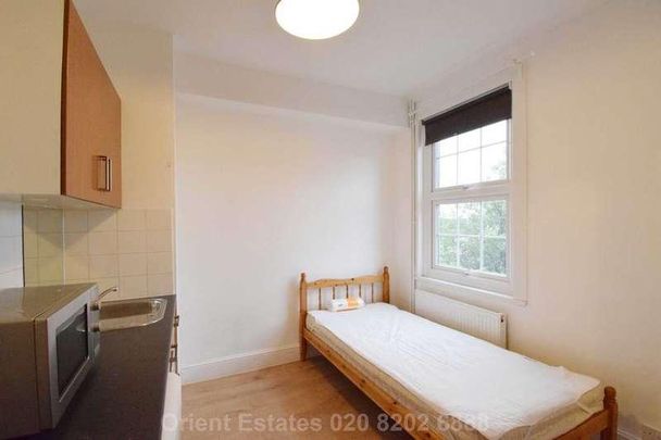 Station Road, London, NW4 - Photo 1