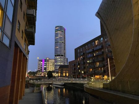 Bridgewater Place, Leeds, West Yorkshire - Photo 5