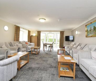 1 bedroom retirement property to rent - Photo 2