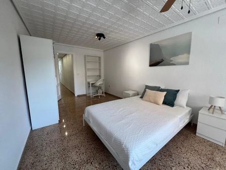 Carrer del Mestre Valls, Valencia, Valencian Community 46022 - Photo 2