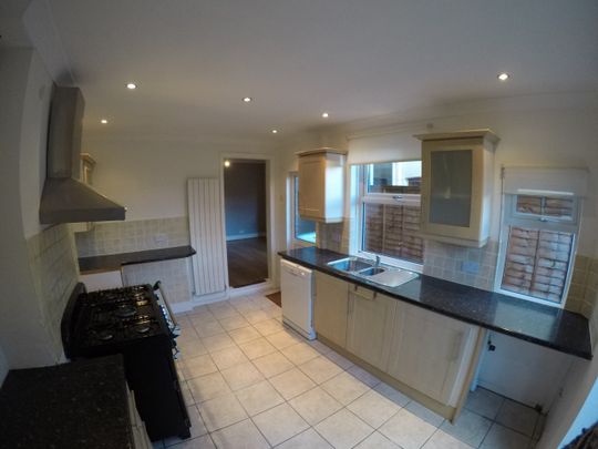 Victorian 3 Bedroom Semi Detached House to Rent in Tonbridge - Photo 1