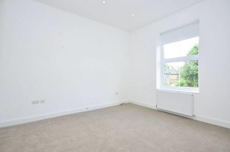 5 bedroom semi-detached house to rent - Photo 4