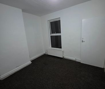 3 Bed Terraced House, Beech Road, LU1 - Photo 6
