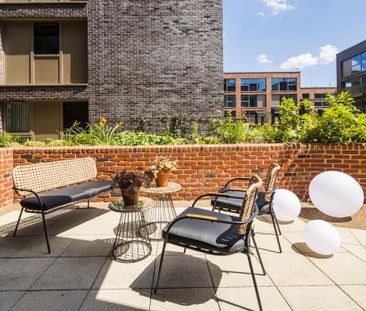 2 bedroom flat to rent - Photo 2