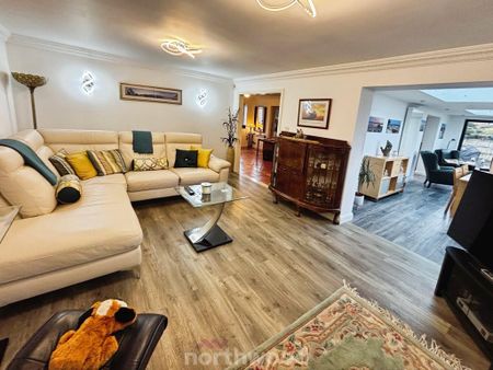 4 bedroom bungalow to rent - Photo 2