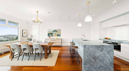 Fully furnished 250m2 executive 3 bed apartment - Photo 2