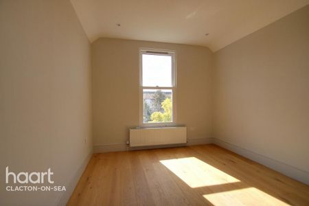 4 bedroom detached house to rent - Photo 3