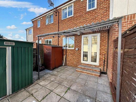 2 bedroom terraced house to rent - Photo 1