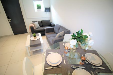 3 Bedroom Apartment - Photo 4