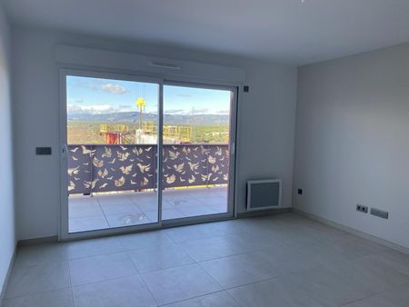 Location Appartement 2 pièces 45m² FREJUS 83600 - Photo 5