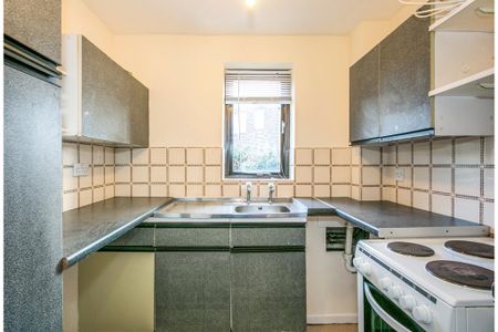 1 bedroom end of terrace house to rent - Photo 5