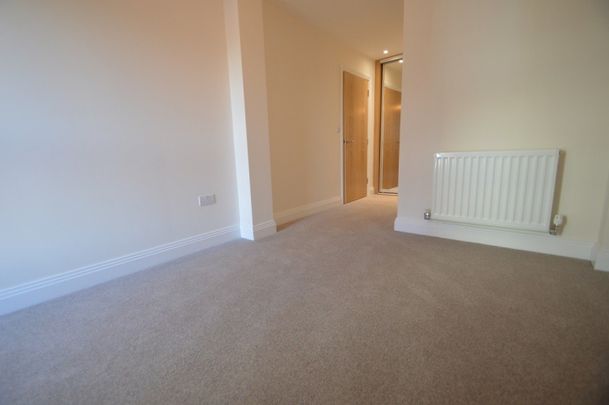 83-95 Windsor Road, Slough, Berkshire,SL1 - Photo 1