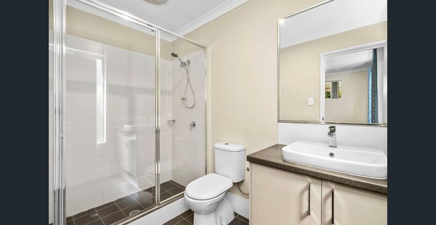 UNFURNISHED 2 BEDROOM HOME IN DOUBLEVIEW - Photo 1