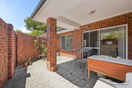 Modern Living in the Heart of Lynwood - Photo 4