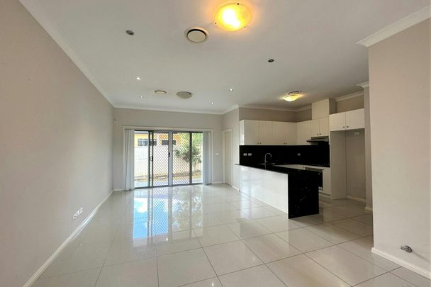 MODERN THREE BEDROOM VILLA - Photo 1
