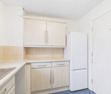 Lloyd Close, Cheltenham, Gloucestershire, GL51 - Photo 2