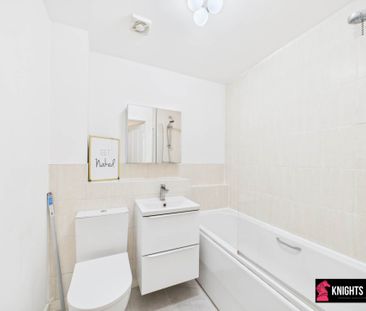 Price £1,000 pcm - Available Now - Unfurnished - Photo 2