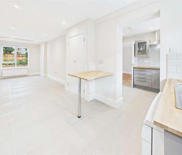 Royston Close, Walton-on-thames, KT12 - Photo 1
