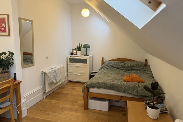 Woodside Grove - Photo 1