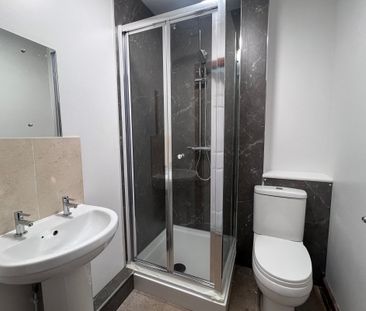 Sir Lewis Street - Photo 4