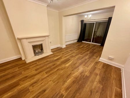 4 Bedroom House To Rent - Photo 2