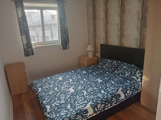 1 Bed Flat, Allanfield Place, EH7 - Photo 1