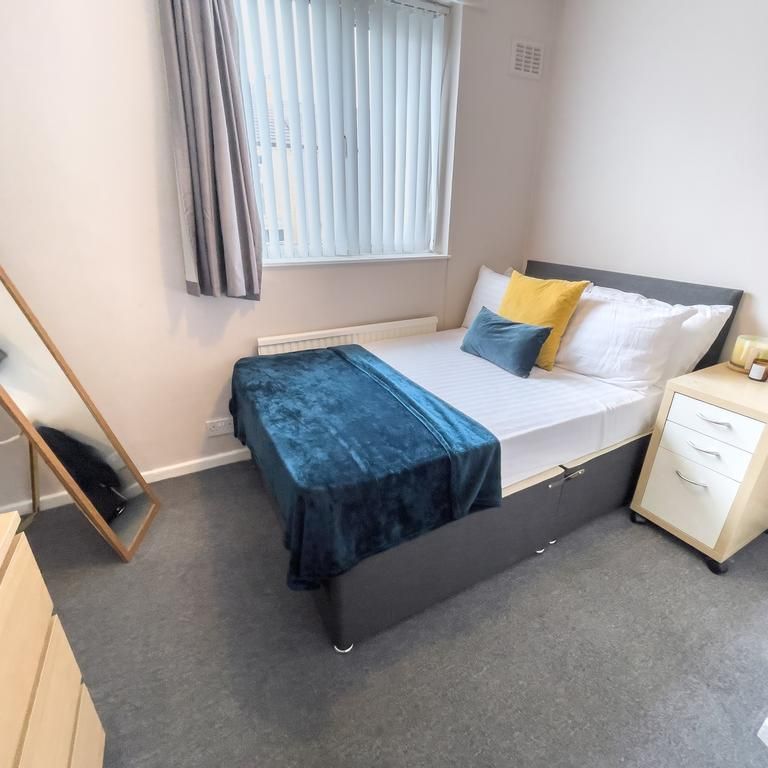 4 bedroom terraced house to rent - Photo 1