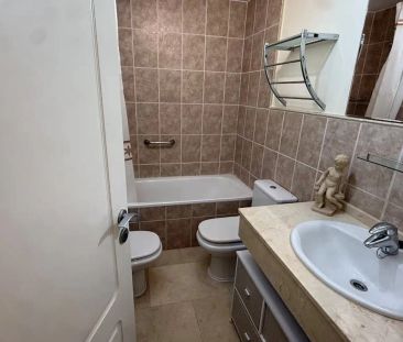 Piso de alquiler en C. Roma, Golf Bahía - Photo 2