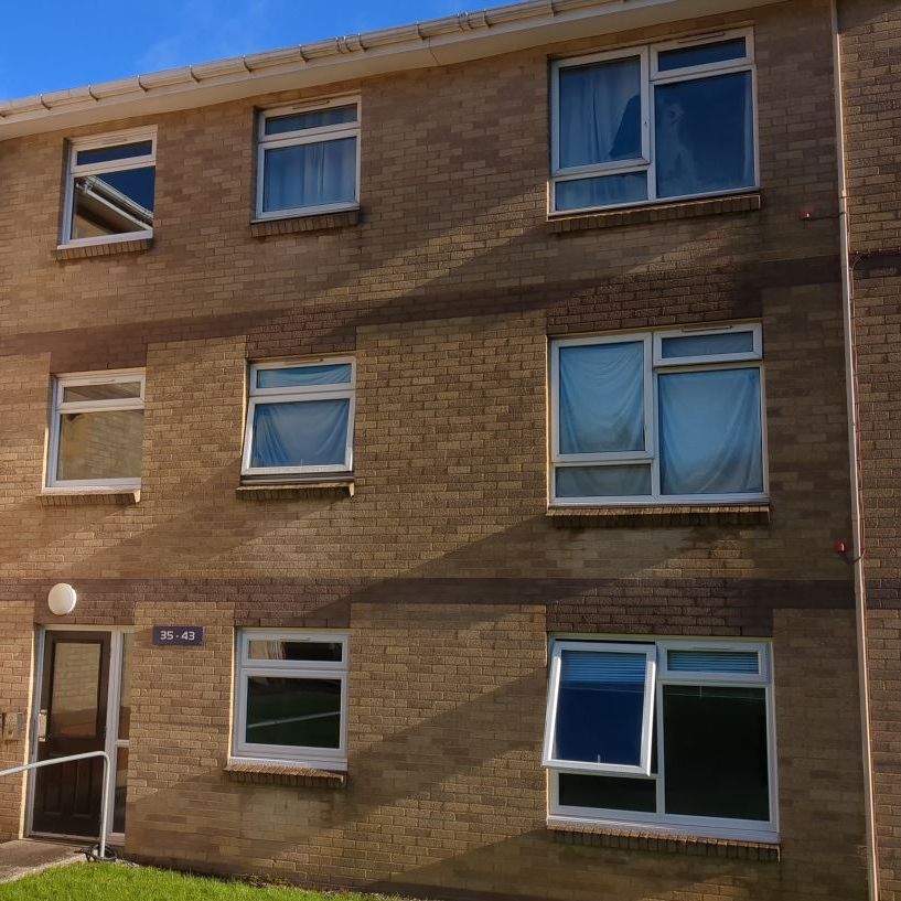 ***Apply Online – 1 Bed Ground Floor Flat with level access shower, Ynys Lee, Port Talbot - Photo 2