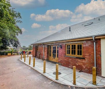 2 bedroom barn conversion to rent - Photo 2