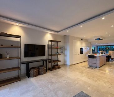 3 Bedroom Townhouse For Rent in Marbella, Málaga - Photo 3