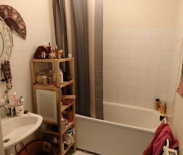 Location Appartement 2 pièces 42m² ST ETIENNE 42000 - Photo 4
