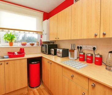 Frimley High Street, Frimley, Camberley, Surrey, GU16 - Photo 6