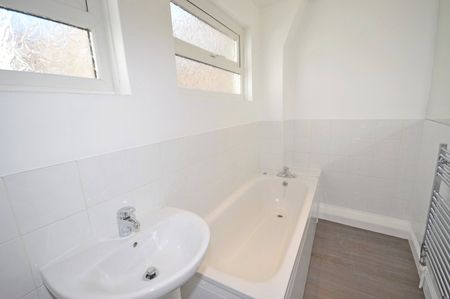 2 bedroom apartment to rent West Street, Chichester, West Sussex, PO19 - Photo 5