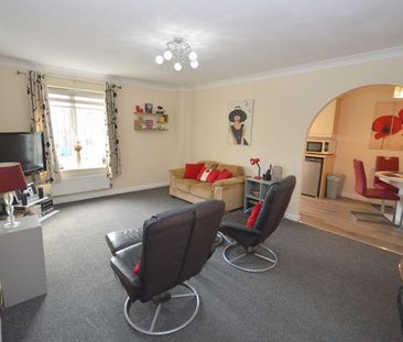 2 bedroom semi-detached house to rent - Photo 2