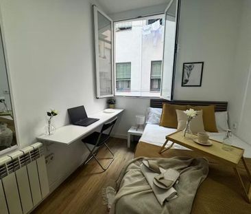 Calle de Trafalgar, Madrid, Community of Madrid 28010 - Photo 2