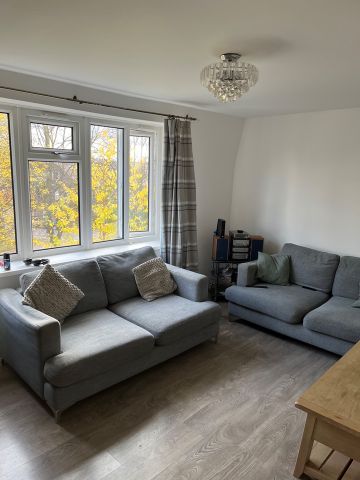 2 Bed Flat, Featherbank Lane, LS18 - Photo 2