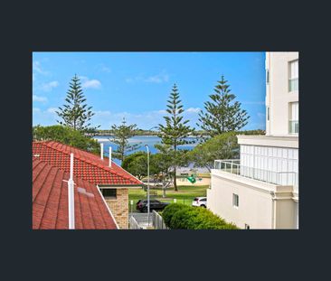 P7/39 Frank Street, Labrador, Qld 4215 - Photo 2