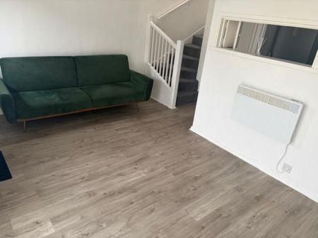 1 Bedroom House To Let - Photo 2