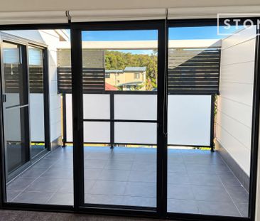 Terrific townhouse in the heart of everything that Warners Bay and ... - Photo 2