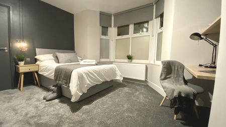 6 bedroom house of multiple occupation to rent - Photo 2