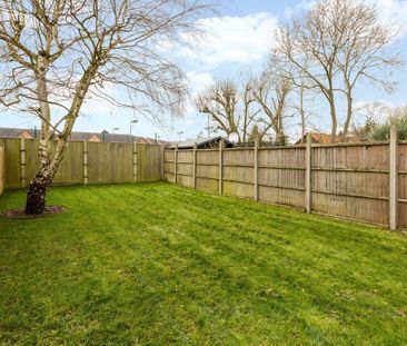 4 bedroom semi-detached house to rent - Photo 1