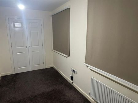 Britannia Crescent, Huddersfield - Photo 5