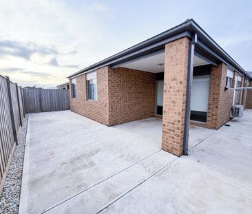 Charming Family Home in Manzeene Estate - Photo 5