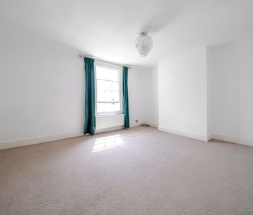 2 bedroom end of terrace house to rent - Photo 1