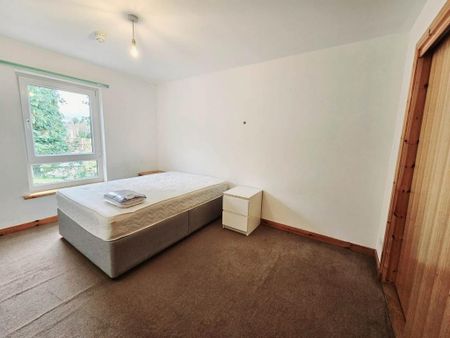 5 bedroom townhouse to rent - Photo 4