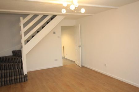 2 bedroom semi-detached house to rent - Photo 3